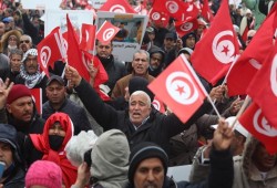 انقلاب تونس.. رفض واسع لمرسوم الاستفتاء على دستور جديد
