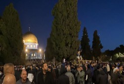 الآلاف يلبون نداء الفجر العظيم في المسجدين الأقصى والإبراهيمي