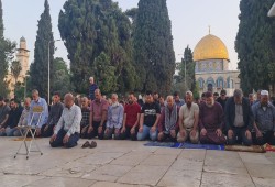 حماس تشيد بالمرابطين في الأقصى وتدعو للمزيد من الحشد