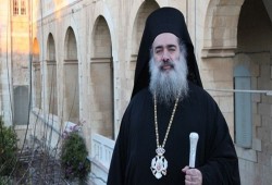 المطران عطا الله حنا: الكنائس المسيحية ترفض وتتصدى لمسيرة الأعلام الاستفزازية
