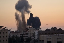 قصف صهيوني يستهدف مواقع للمقاومة في قطاع غزة