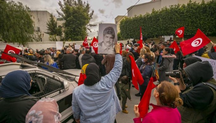 انقلاب تونس.. توجيه تهمة الإرهاب للغنوشي و32 شخصية أخرى