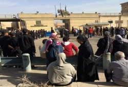 أهالي معتقلي سجن العقرب يخشون المجهول بعد نقل ذويهم لسجن جديد