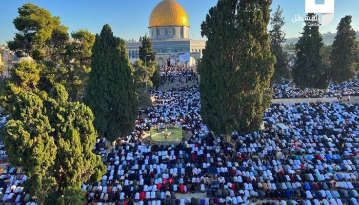 150 ألف مصلٍ يؤدون صلاة عيد الأضحى في رحاب الأقصى