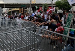 رئيس سريلانكا يهرب للمالديف.. والمظاهرات تندلع في بنما