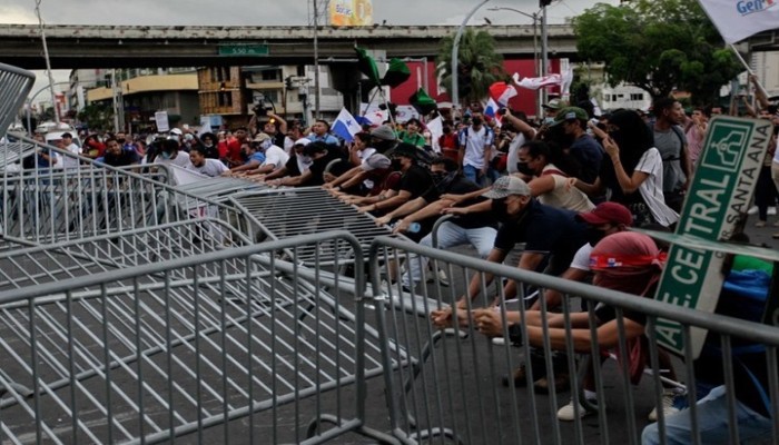 رئيس سريلانكا يهرب للمالديف.. والمظاهرات تندلع في بنما