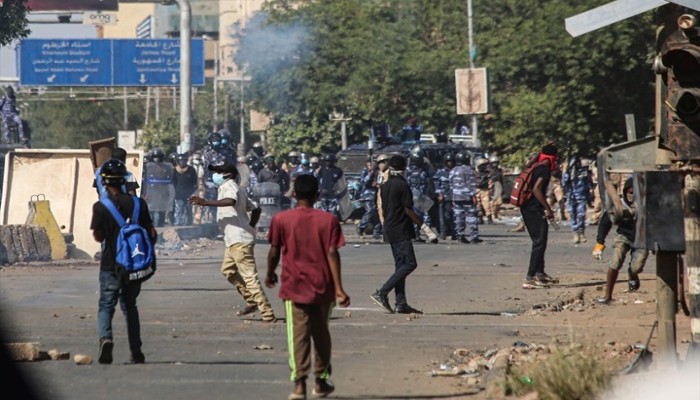 الآلاف يتظاهرون بالسودان ضد حكم العسكر