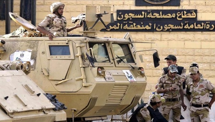 مدير مصلحة السجون يتنصل من المسئولية عن منع الزيارات بالعقرب