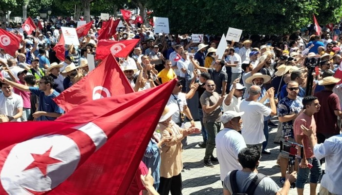 مسيرة حاشدة في تونس رفضا لاستفتاء سعيد وسط إجراءات أمنية مشددة