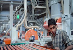 انكماش القطاع الخاص المصري للشهر العشرين على التوالي