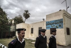 نيويورك تايمز: السجناء السياسيون في مصر يتعرضون لـلموت البطيء