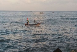 بحرية الاحتلال تستهدف صيادي خانيونس ورفح