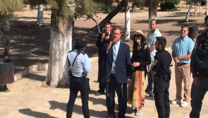 مستوطنون يقتحمون المسجد الأقصى بقيادة المتطرف جليك
