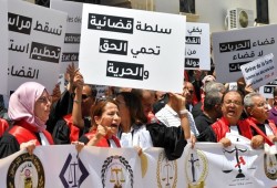 مطالبات أممية لتونس بوقف القيود على القضاة