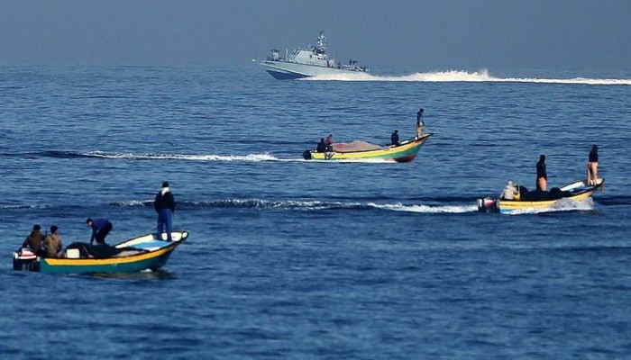 بحرية الاحتلال تستهدف مراكب الصيادين شمال قطاع غزة
