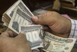 الدولار يرتفع إلى 24 جنيهاً واختفاء النقد الأجنبي من السوق السوداء