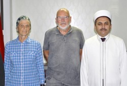 إسلام زوجين سويسريين بعد سماعهما الأذان في تركيا