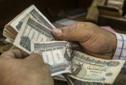 ثقة الشركات في مصر تهبط لمستوى قياسي