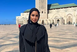 عارضة أزياء ونجمة لتلفزيون الواقع في فرنسا تعلن إسلامها