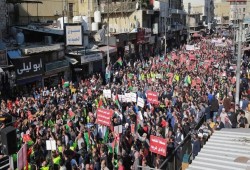 مظاهرة حاشدة في الأردن رفضًا لاتفاقية الماء مقابل الكهرباء مع الصهاينة