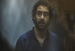 سجون الانقلاب تمنع محامي علاء عبد الفتاح من زيارته مجددا
