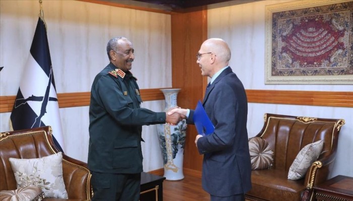 الجيش السوداني يتعهد بالخروج من العملية السياسية