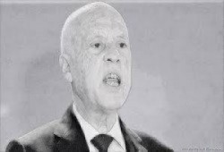 تونس: الانتخابات تعمق عزلة قيس سعيد