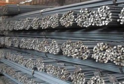 أسعار الحديد تقفز مجدداً بزيادة ألفي جنيه في الطن