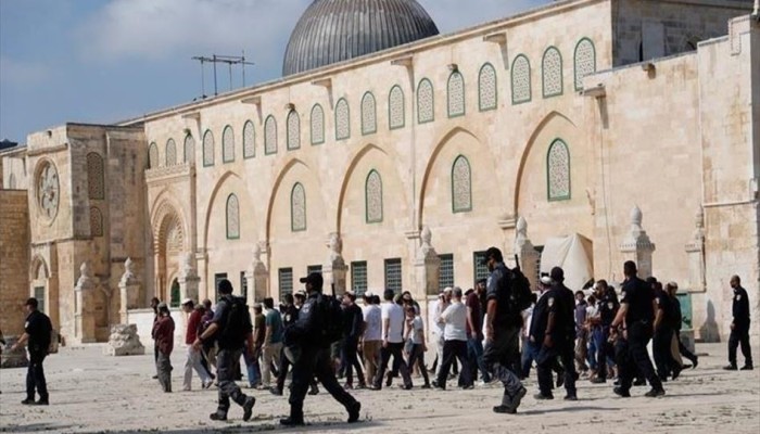 عشرات الصهاينة يدنسون الأقصى في رابع أيام عيد حانوكاه اليهودي