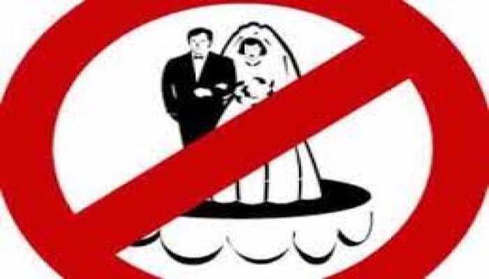 قائد الانقلاب يعرقل الزواج ويفرض أعباء مالية جديدة على الراغبين