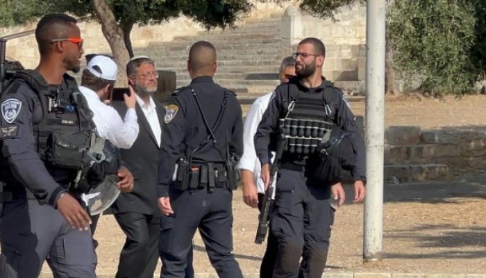 وزير الأمن الصهيوني بن غفير يقتحم المسجد الأقصى بحراسة شرطة الاحتلال