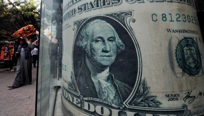 رسميا.. الدولار يسجل 26 جنيها بمصر وبنكان يطرحان أعلى فائدة بتاريخ البلاد