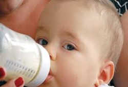 ارتفاع جنوني لأسعار ألبان الأطفال في مصر للمرة الثامنة خلال عام