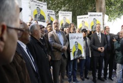 انقلاب تونس.. مظاهرة تطالب بالإفراج عن رئيس الحكومة الأسبق علي العريض