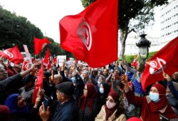 انقلاب تونس.. الشرطة تمنع المعارضة من التظاهر ومطالبة سعيد بالرحيل