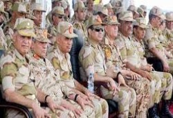 إندبندنت: لا مفر من القضاء على فساد العسكر لإصلاح مصر