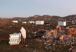 صهاينة يقيمون بؤرة استيطانية جديدة في نابلس