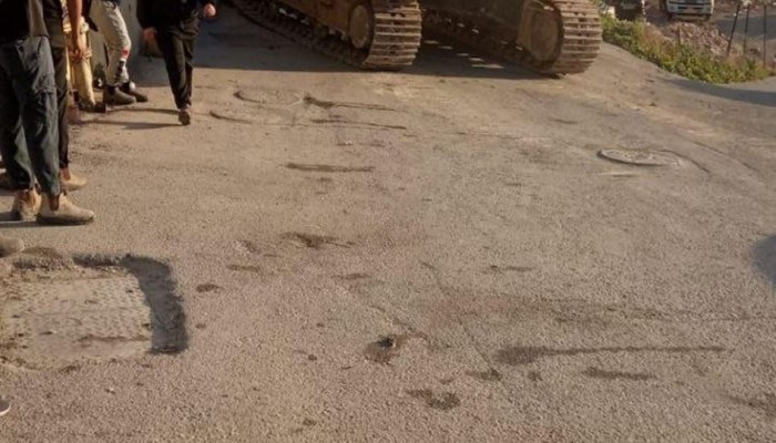 الاحتلال يقتحم عدة مناطق بالقدس ويشرع بعمليات هدم