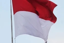 إندونيسيا.. حرق علم السويد احتجاجا على حرق المصحف الشريف
