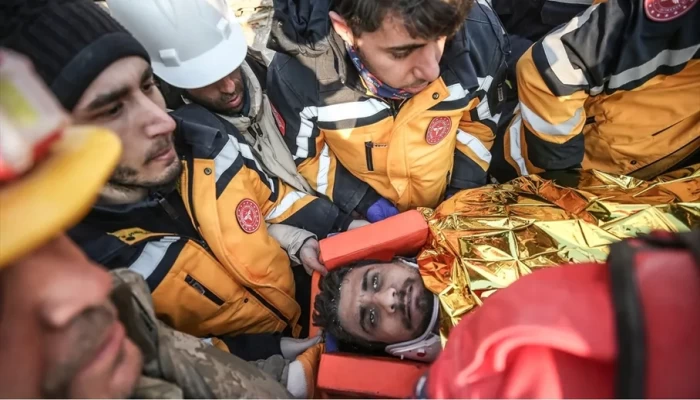 زلزال تركيا وسوريا.. ارتفاع الوفيات واستمرار العثور على ناجين