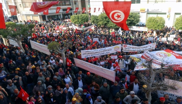 مظاهرات حاشدة في تونس ضد قيس سعيد