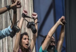 نظام الانقلاب يحاكم 3 صحفيات في موقع مدى مصر