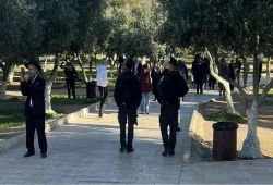 صهاينة يقتحمون الأقصى.. وحملة اعتقالات في الضفة