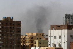 توقف مطار الخرطوم إثر اشتباكات بين الجيش والدعم السريع