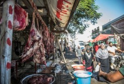 ارتفاع الأسعار يدفع المصريين لخفض استهلاك اللحوم وتراجع شراء الأضاحي
