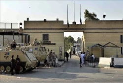 اعتداءات بالضرب والإهانة في سجن العاشر من رمضان