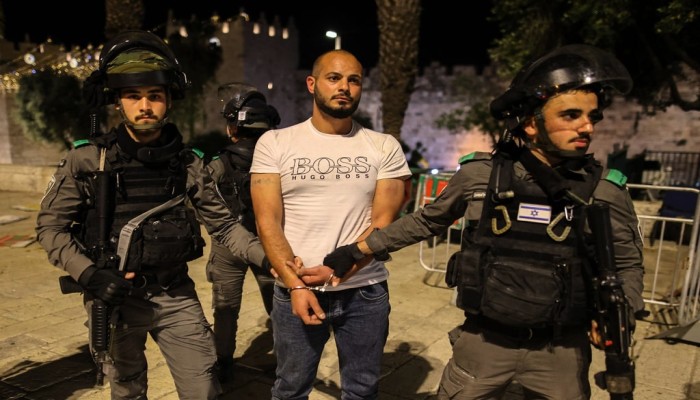 الاحتلال يعتقل شابين من الأقصى و3 أطفال من جنين