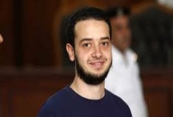 رسالة مؤثرة من والدة أنس البلتاجي بعد ترحيله إلى سجن العاشر