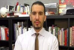 حقوقي فرنسي يتهم باريس بممارسة الإرهاب والتمييز ضد المسلمين