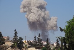 مقتل 11 شخصا وإصابة 30 في قصف روسي جديد على إدلب السورية